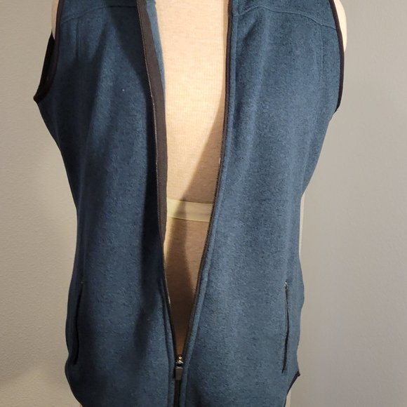 OLD NAVY ACTIVE GREEN SLEEVLESS WORKOUT ZIP UP SWEATER VEST-NWOT - Picture 2 of 9